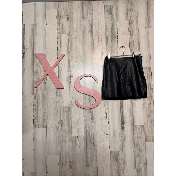 Forever 21 faux leather skirt size XS - Picture 1 of 6